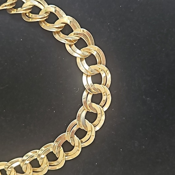 Goldtone Double Wide Link 18" Necklace - Picture 3 of 4